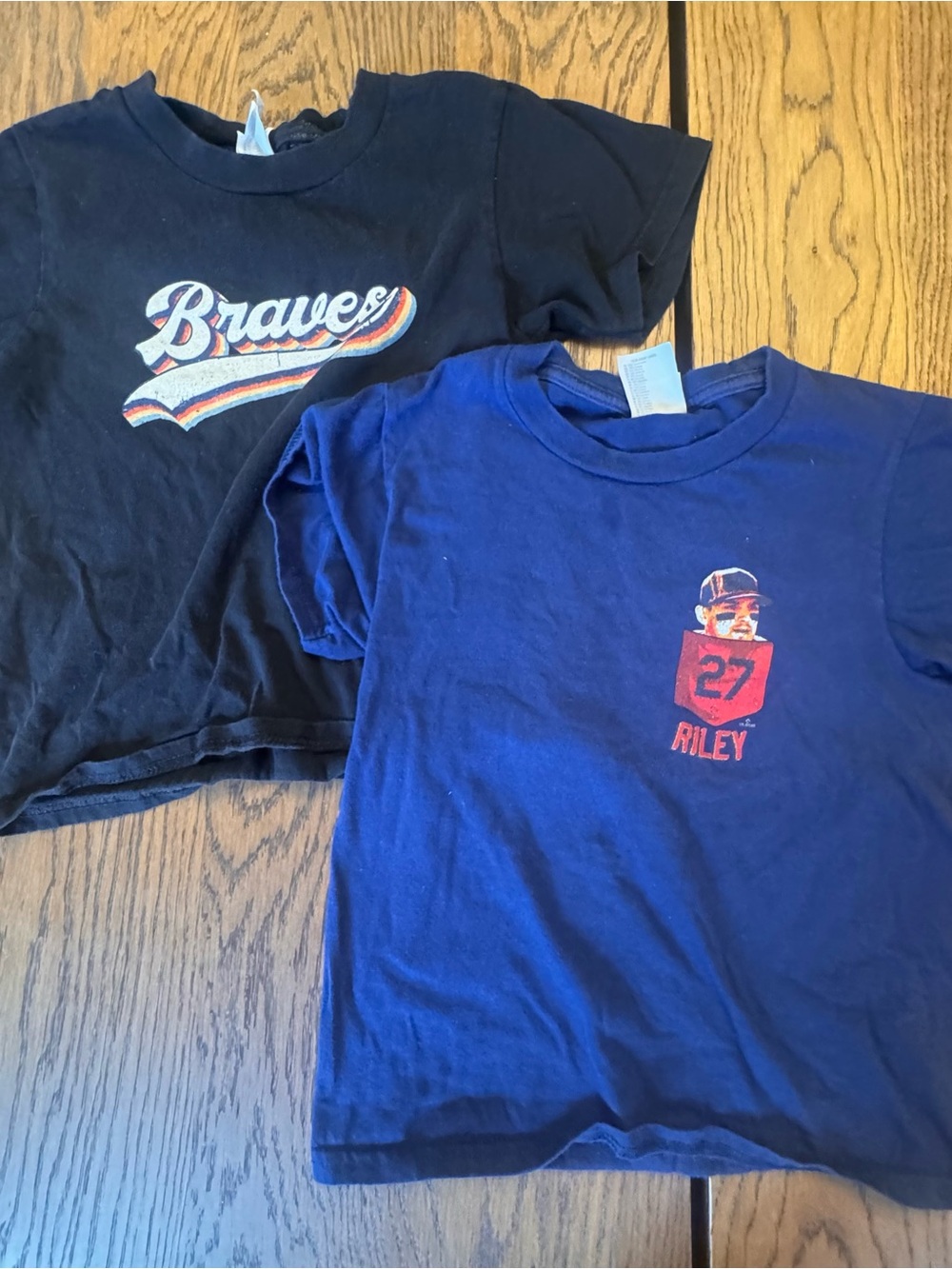 Braves Graphic Austin Riley boys bundle Kids T-Shirt - Navy XS 4/5